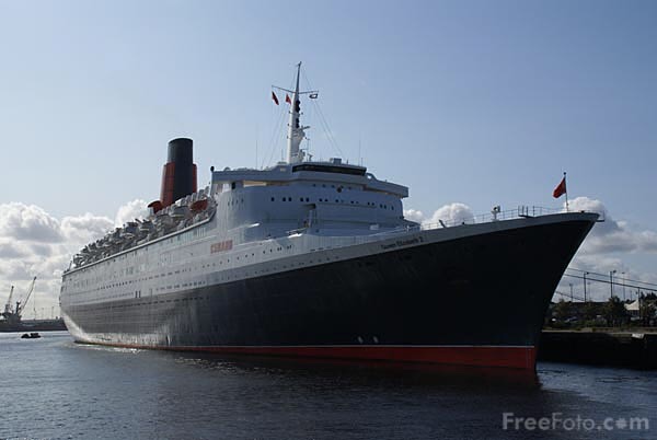 Picture of the famous cruise liner QE2 Queen Elizabeth 2 on its last visit to Tyneside